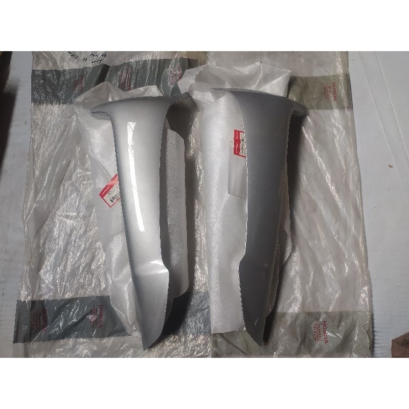 Legshield Sayap Luar Honda SUPRA FIT NEW silver Original baru AHM
