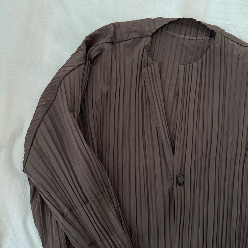 PLEATS CARDIGAN