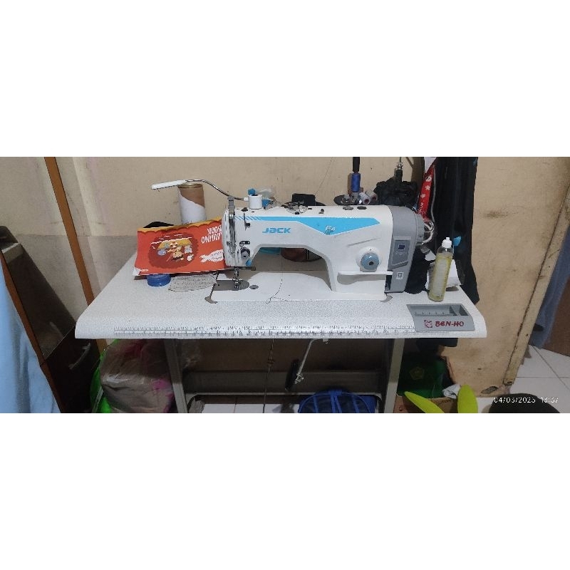 mesin jahit f4