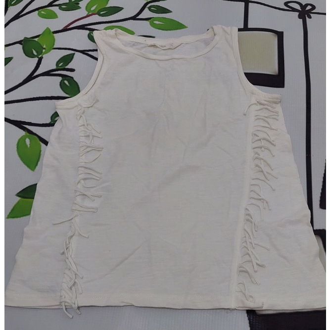 PRELOVED Kaos Anak merk MANGO size 7-8year/128 warna putih