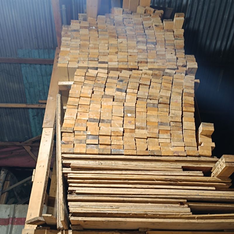 Reng jati belanda 4 X 2  Balok jati belanda Papan jati belanda