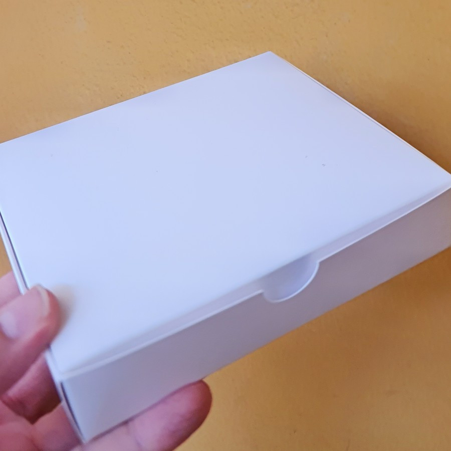 

Box Kue Mochi 12x12x3 Dus Sekat 9 Putih