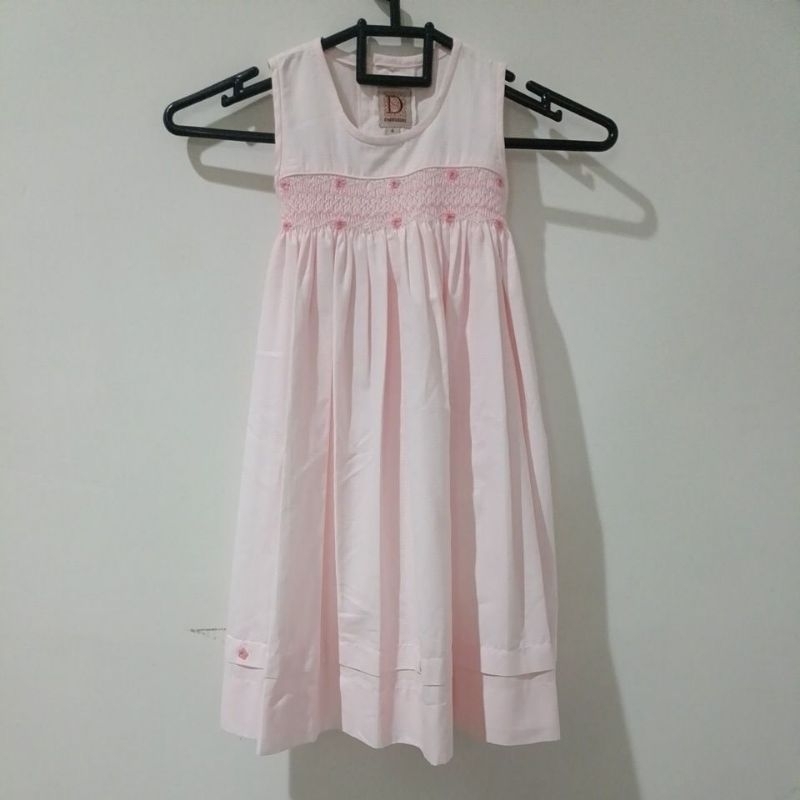 Preloved dress smocked anak perempuan pink Embroidery 4years almost new