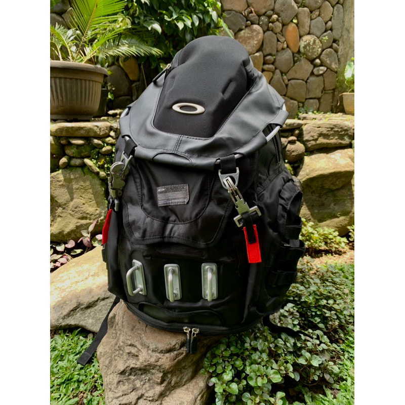 oakley factory pilot backpack