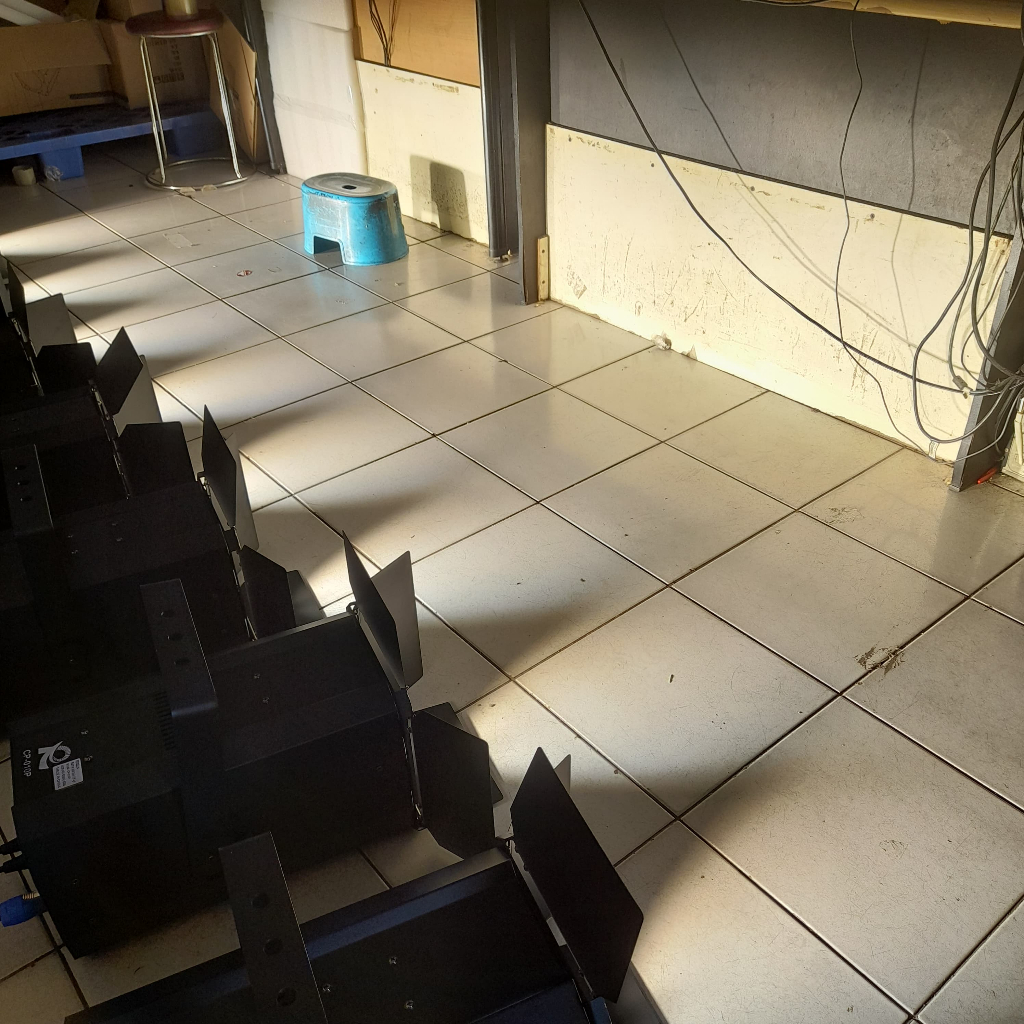 Fresnel 300 watt Zoom Redsun