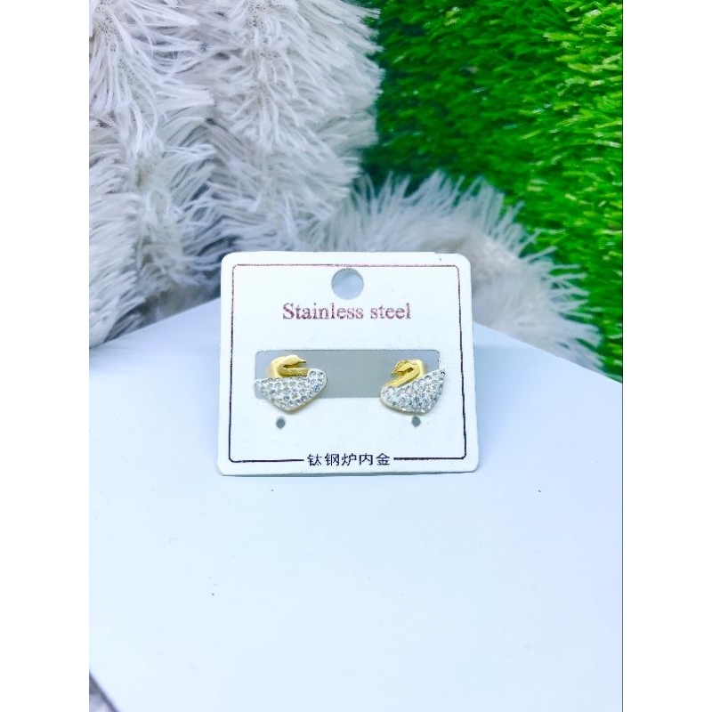 Giwang anting bebek angsa putih titanium anti karat 0278