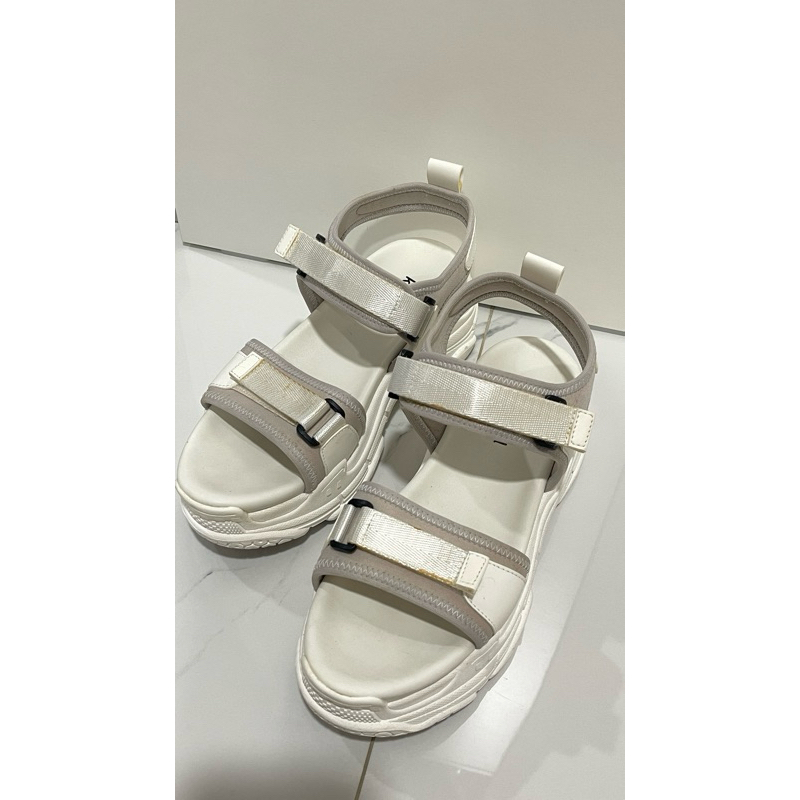 KRONIKEL Skylar - PRELOVED