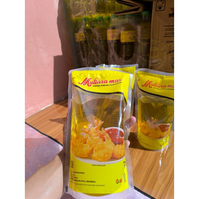 

MINYAK GORENG MUTIARAMAS 1LITER PREMIUM (1PCS)