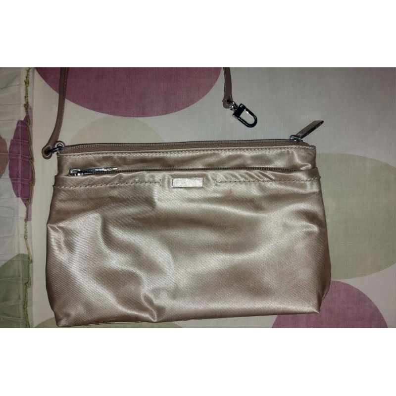 Tumi Woman Pouch Preloved