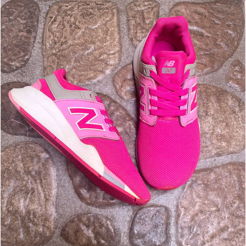 Preloved Sepatu Anak NB247 Pink Fanta