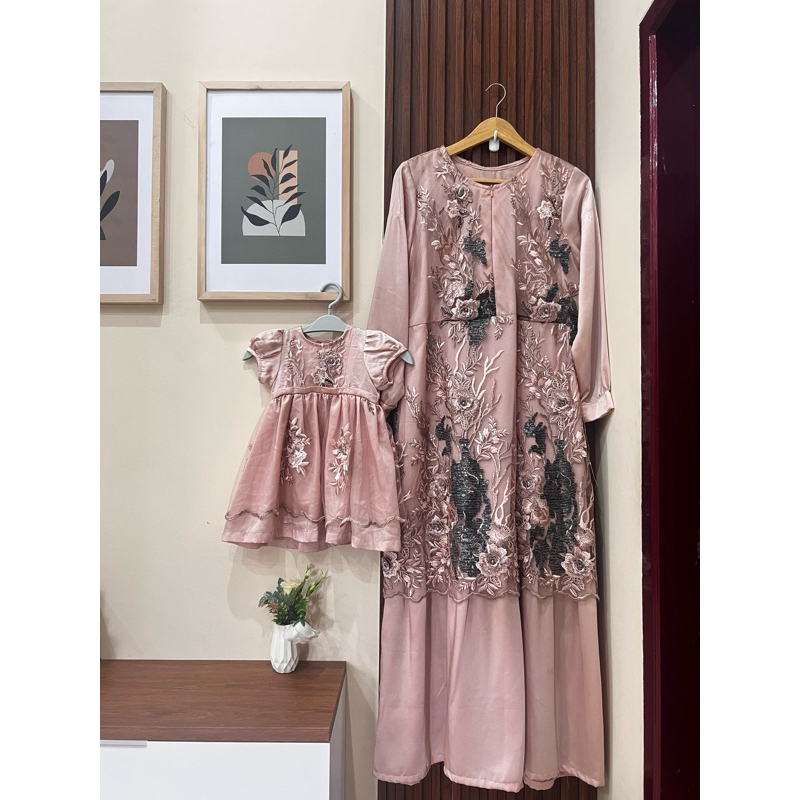 Gamis couple anak perempuan sarimbit preloved dress brukat pesta second pl muslimah