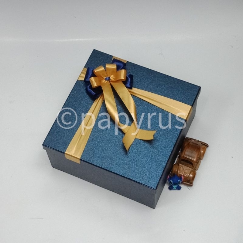 

PAPYRUS 35x35 Tinggi 15cm Kotak Kado Gift Box V2