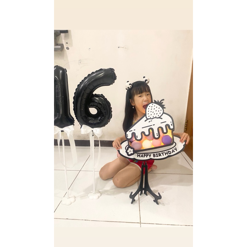 

3D CAKE/ GIFT BOX/ 3D komik / 3D comic / 3D hitam putih / kado ultah / hadiah ulang tahun