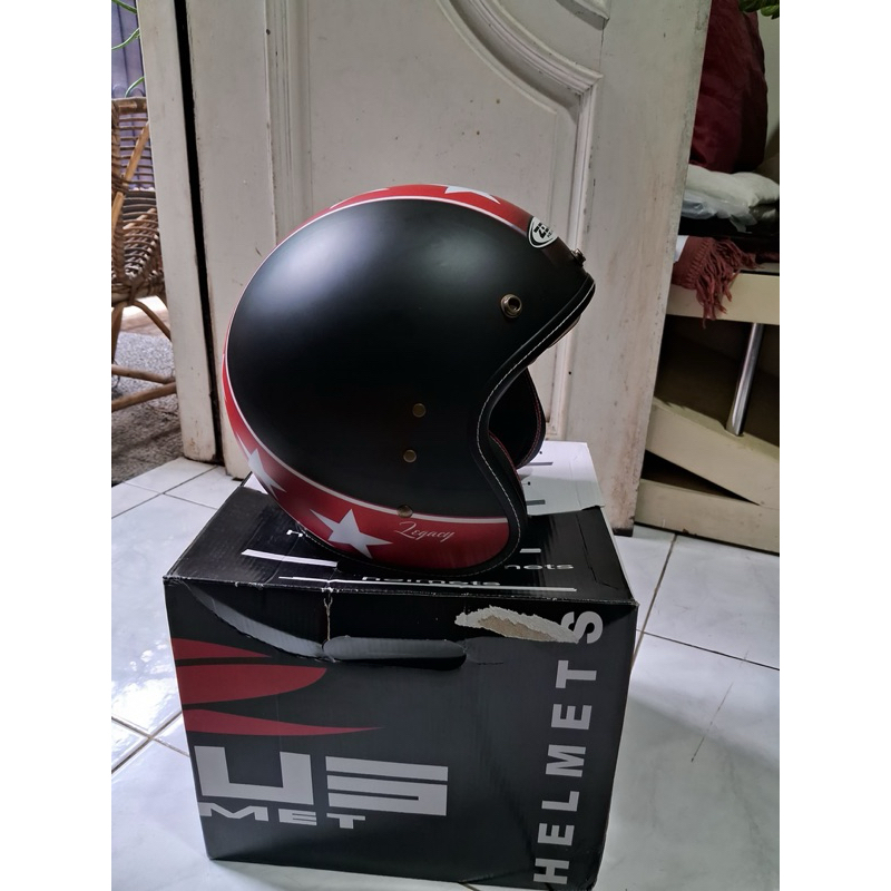 helm zeus retro ukuran M