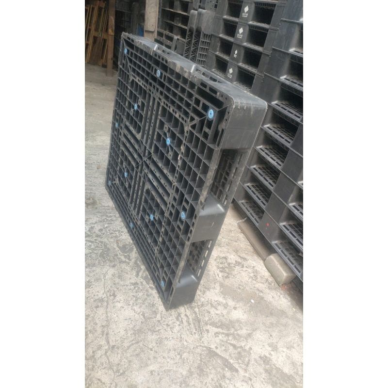 

palet plastik bekas 110x110x15