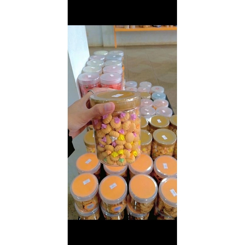 

Kueh kancing toples kecil uk 245g