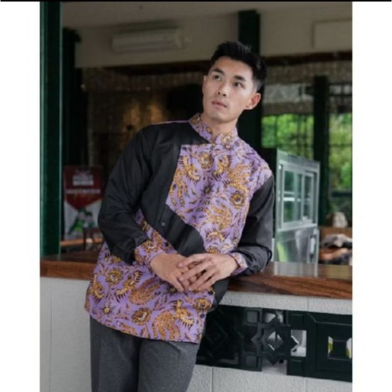 Kemeja Batik Pria NUC.ID Widura 01 (Hitam-Ungu)