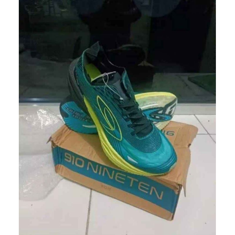 Sepatu 910NINETEN