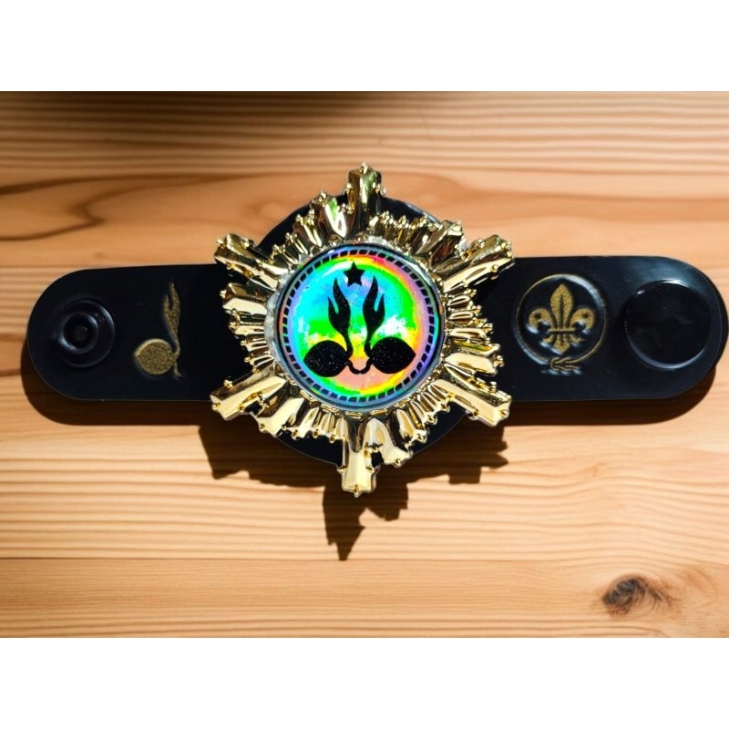 

Ring kacu pramuka Matahari gold rainbow hologram