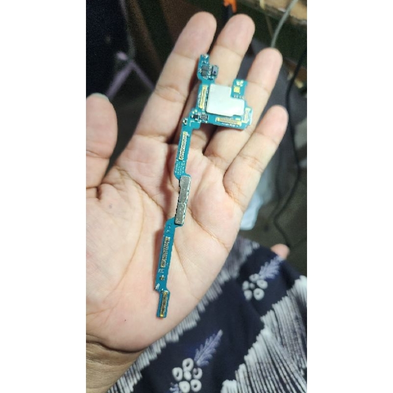 mesin depan samsung Z Fold 4