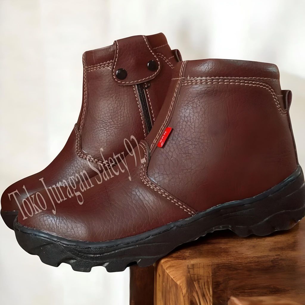 Sepatu Safety Kulit Ujung Besi Skn Medan Berat  Sol Karet Anti Slip Api Air Septy Lapangan