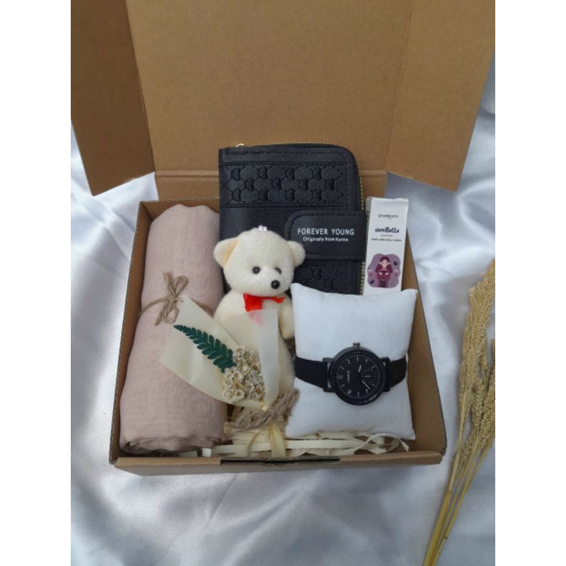 

kado hampers gift box ulang tahun kado untuk cewek kado anniversary kado wisuda kado graduation