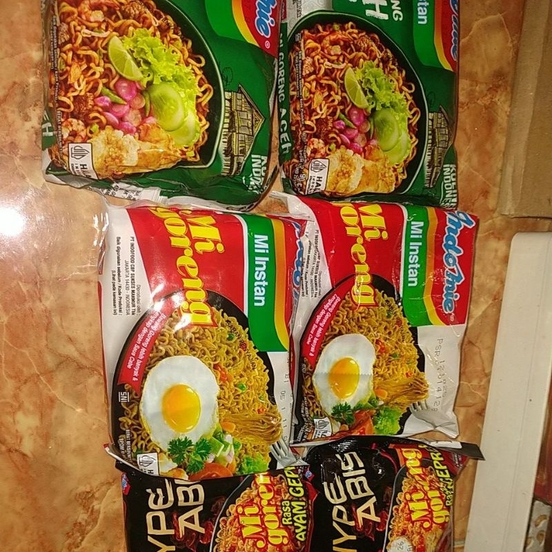

Mie indomie goreng 1pcs
