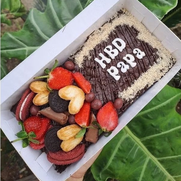 

BROWNIES FUDGY 20×10 box ivory ~ instan only