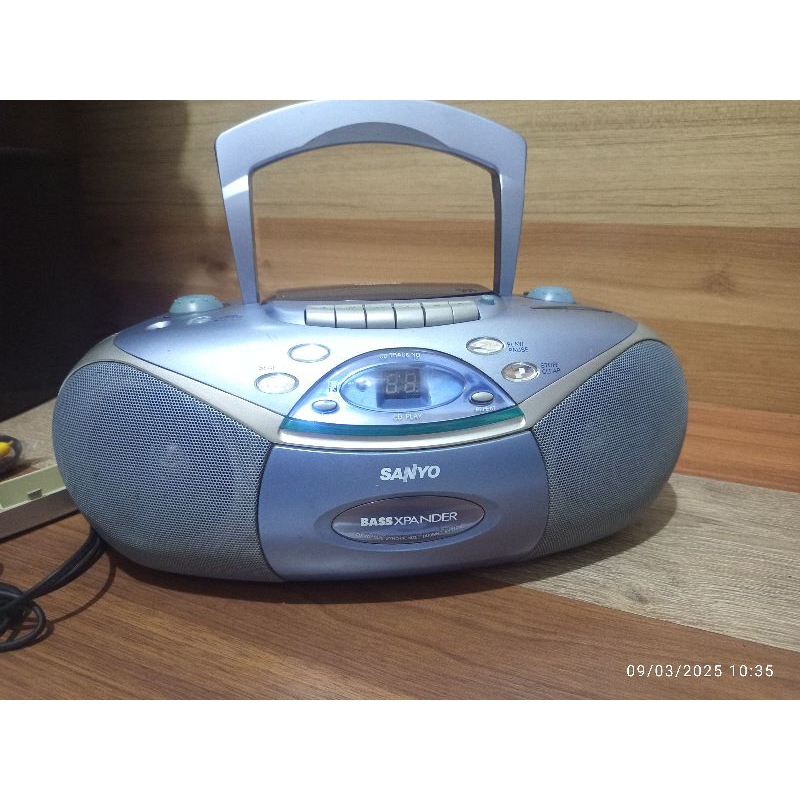mini compo/bombok sanyo baca deskripsi