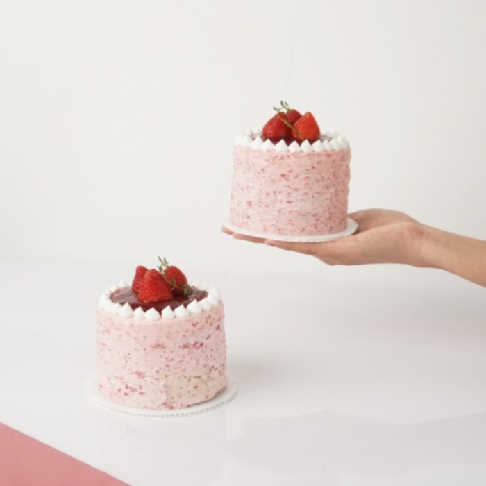 

Strawberry Mini Cake (10cm) - Vegan & Gluten Free