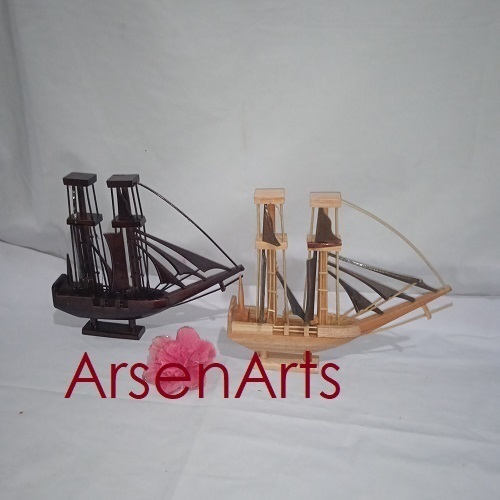 Bahan Kayu Mahoni Hiasan Dinding, Pajangan, Koleksi dan Souvernir Miniatur Kapal Layar Kapal Phinisi