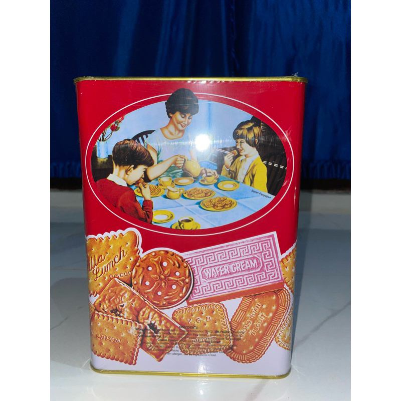 

Biscuit Khong Guan 1600 gr