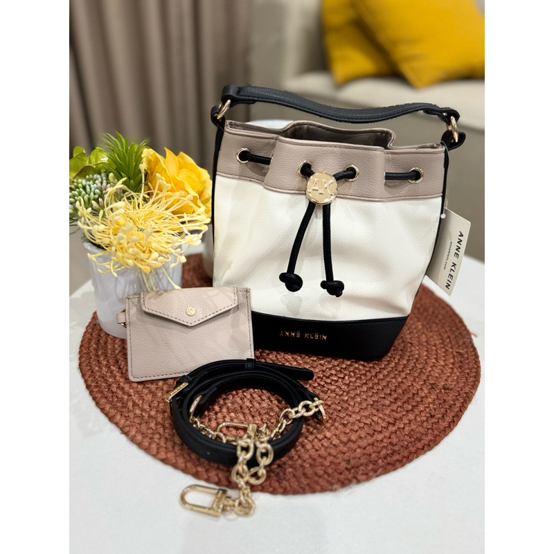tas slempang tas bucket Anne Klein 100% original USA