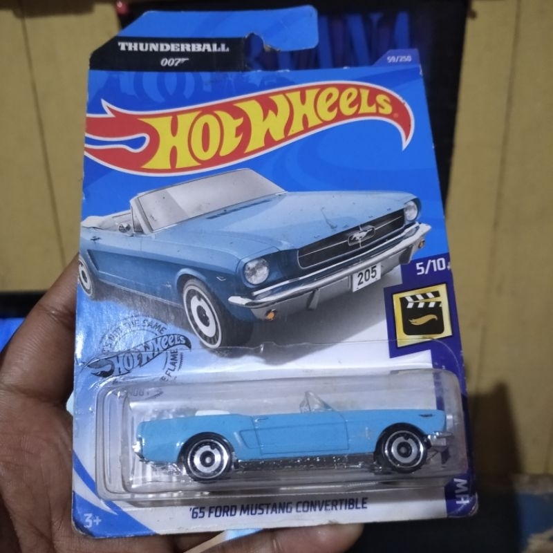 hot wheels 65 ford mustang convertible 007 thunderball