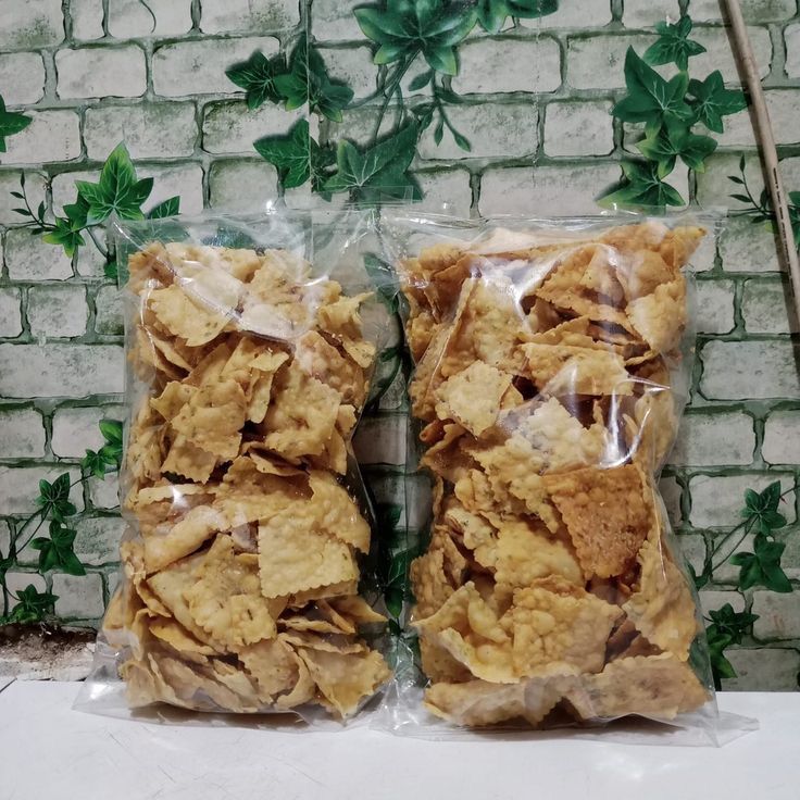 

Keripik bawang/ keripik pangsit