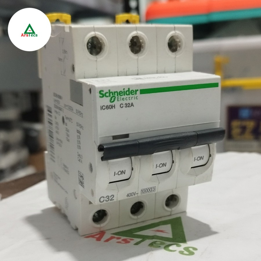 Mcb 3 Phase Schneider iC60H C 32A A9F84332 Original