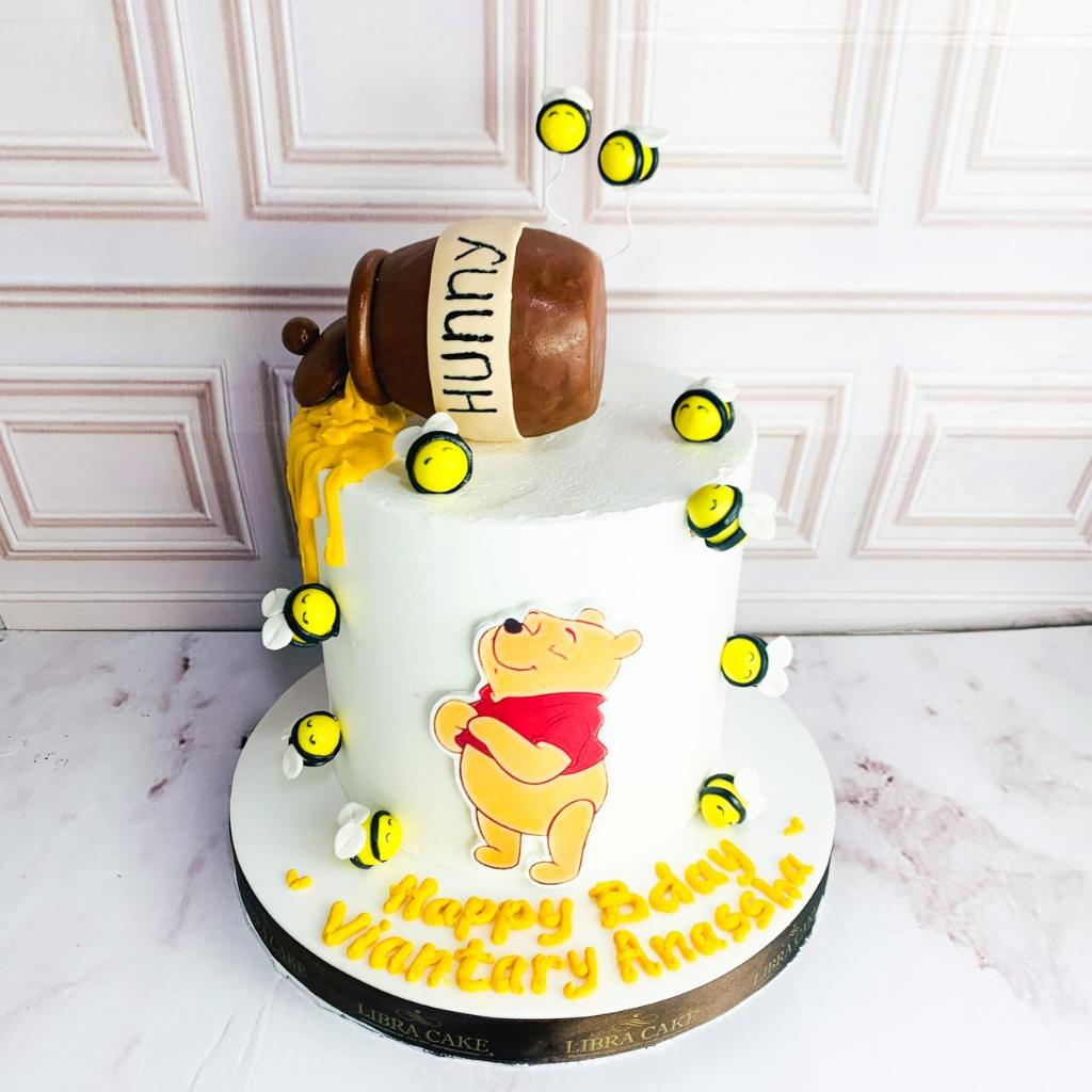 

Kue Ulang Tahun/Birthday Cake/kue Ultah Tema Winnie the pooh/Kue Birthday jakarta