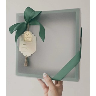

UK. 23x23x7 CM BOX KUE HIJAU MIKA BURAM COCOK UNTUK HAMPERS LEBARAN