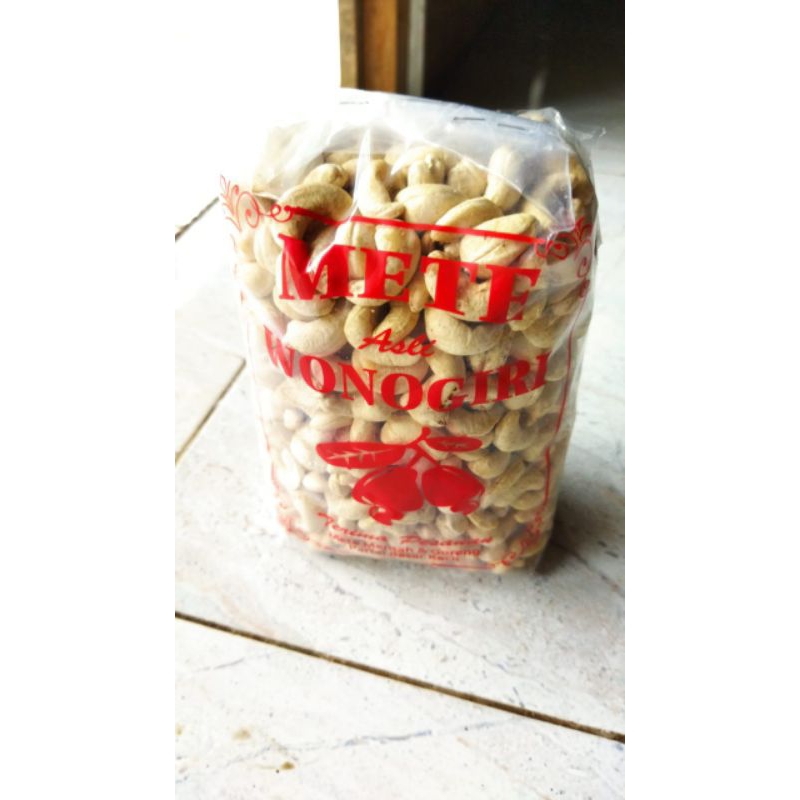 

Kacang Mete Mentah Biasa 100% Asli Wonogiri