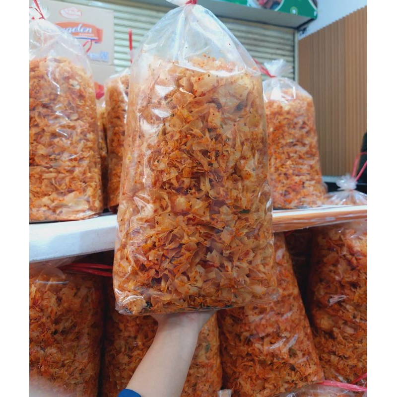 

Singkong kriwil | PIKSET | Singkong kriwil ballan | Kripik setan | kriwil pedas +-2 kg | Isi toples