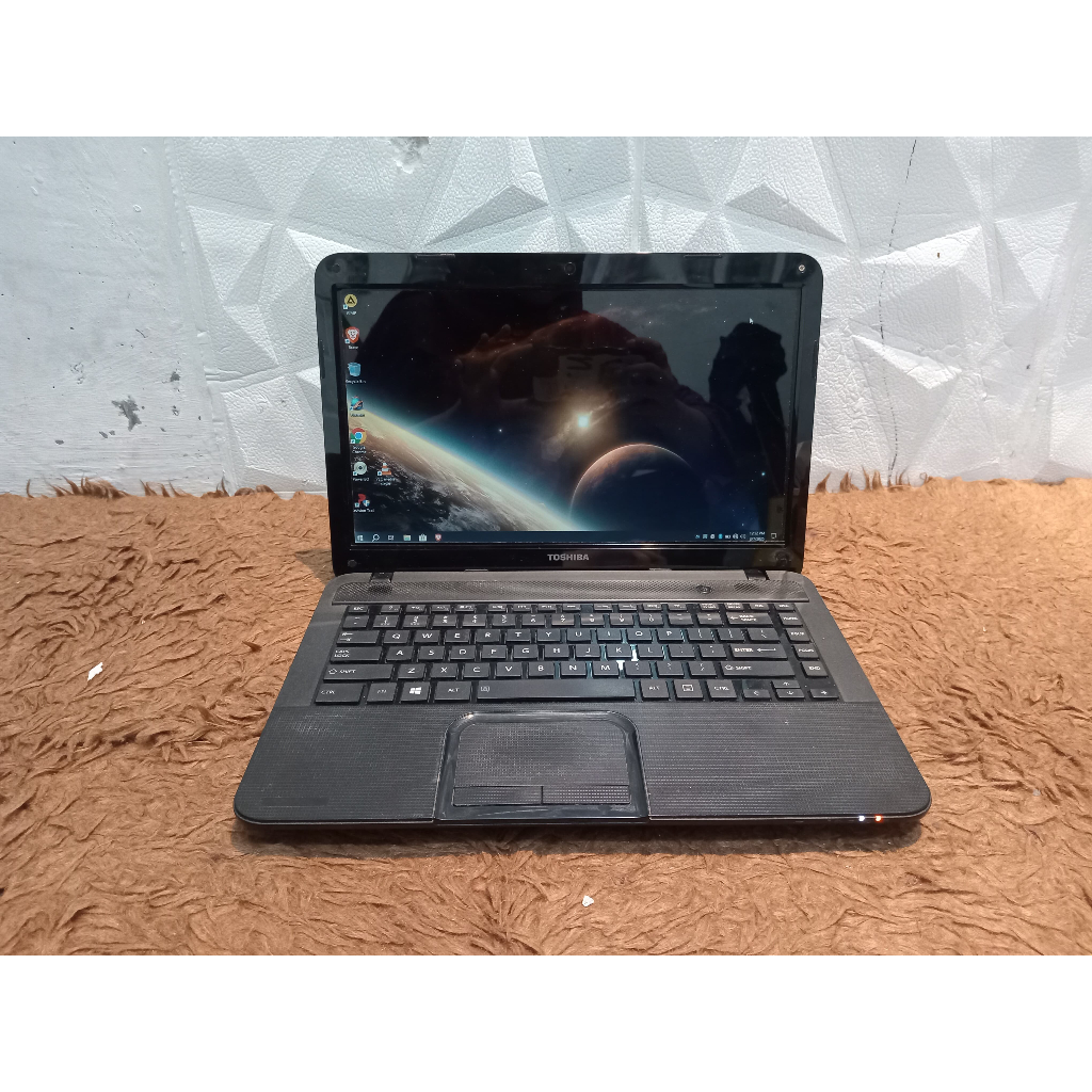 Laptop Toshiba satellite C840 RAM 2GB HDD 500GB INTEL CORE I3 NO MINUS