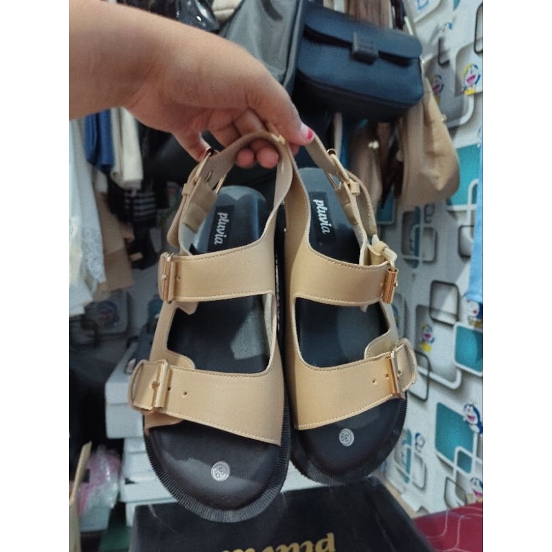 Sendal wanita talincang