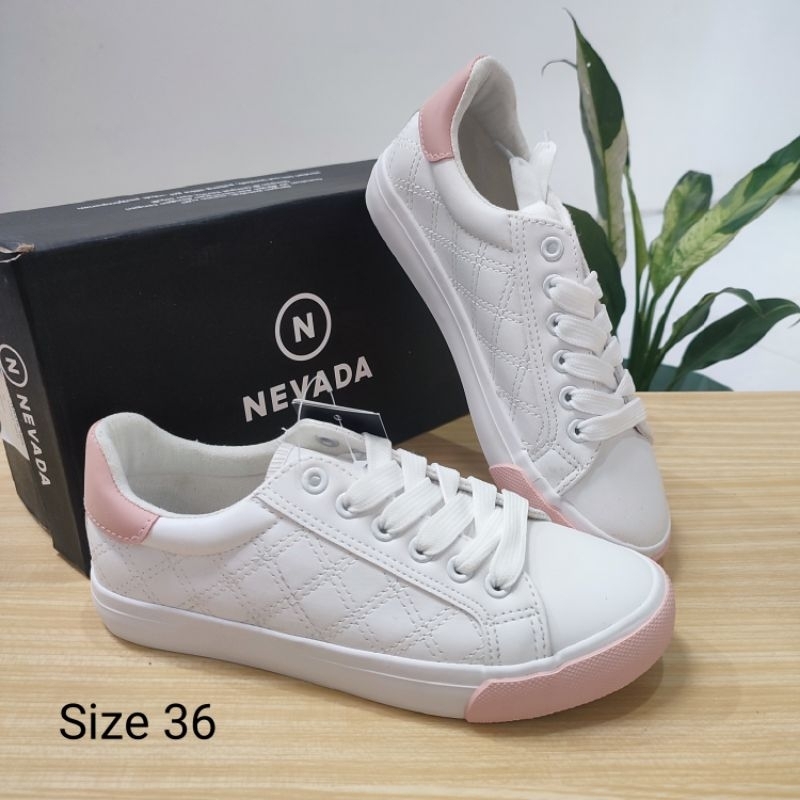 Sepatu Sneaker Wanita Lucu Keren Branded Diskon Original Nevada
