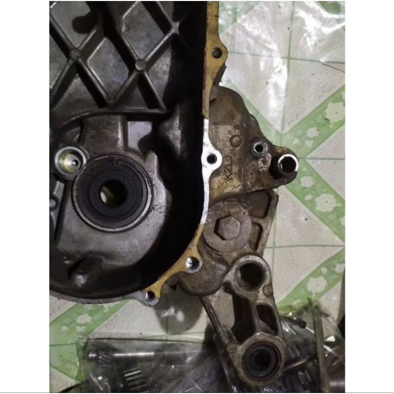 CRANKCASE KIRI BAGIAN NOMOR MESIN HONDA BEAT-FI SCOOPY-FI VARIO-FI 2014 KZLJ  MULUS ORIGINAL COPOTAN