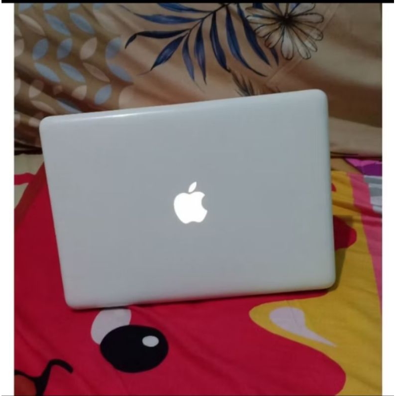 Apple macbook 13 inc laptop apple netbook komputer pc notebook putih