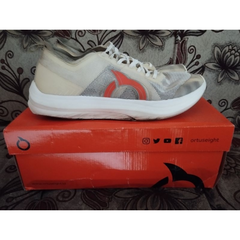 Sepatu running ortuseight hypersonic 1.3 plate karbon