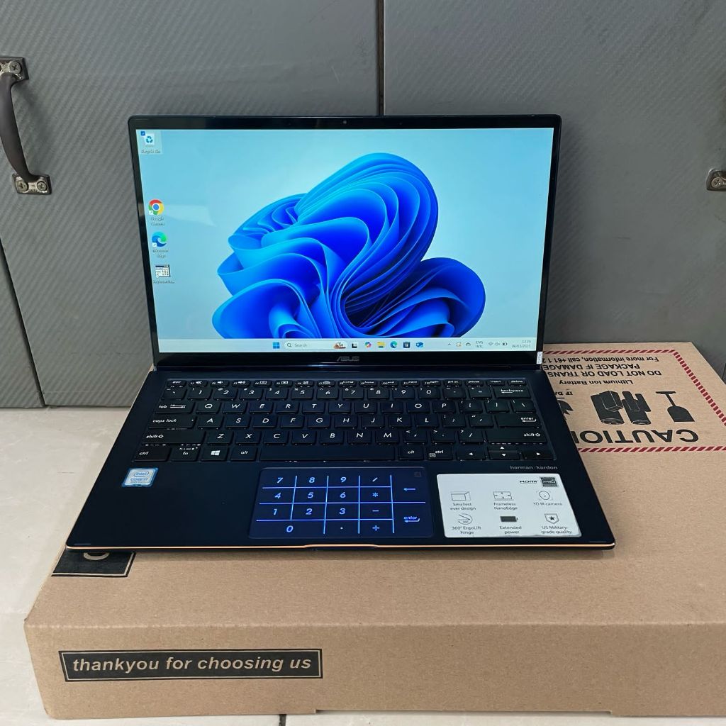 Asus ZenBook Flip 13 UX362EA, #Touchscreen, #Flip X360°, bisa jadi tablet, Core i7-8565U, Ram 16/1Te