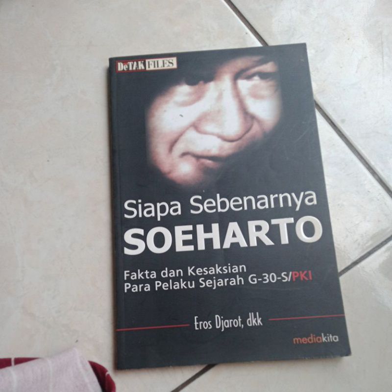 buku siapa sebenarnya Soeharto