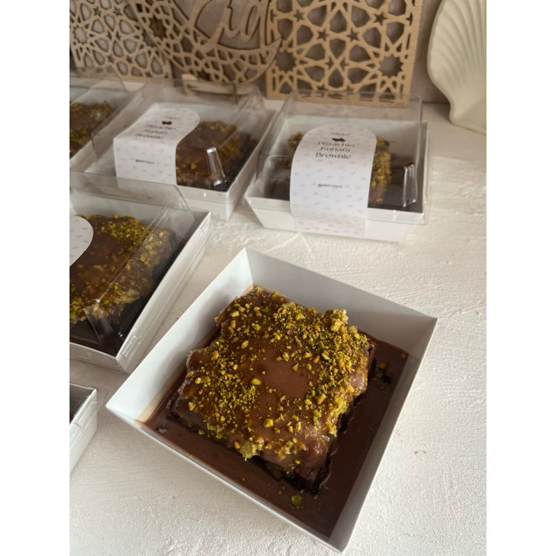 

Pistachio Kunafa Brownie