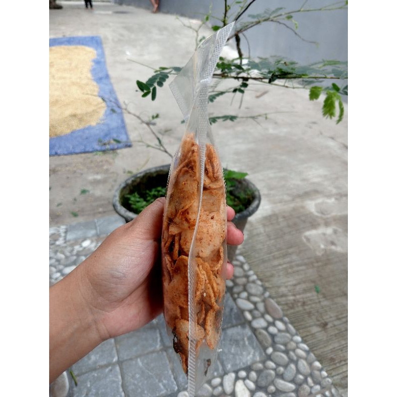 

Basreng pedas daun jeruk 50gram